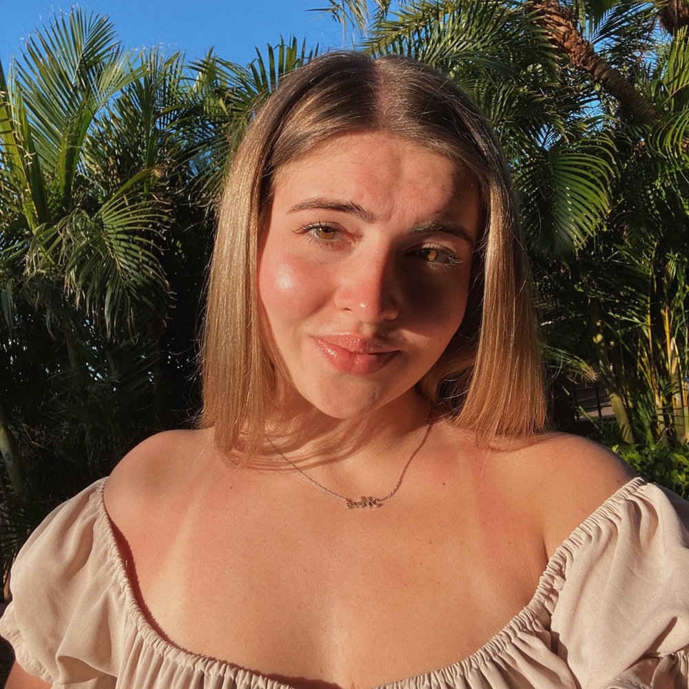 Meet your Posher, Alyssa